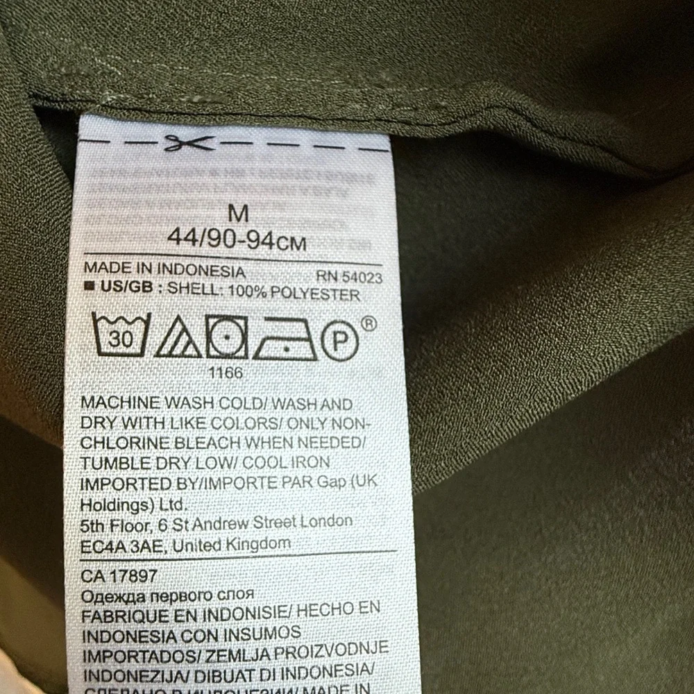 Banana Republic Elegant V-Neck Poet Sleeve Olive Green Satin Top Size M #1849 - Picture 5 of 5